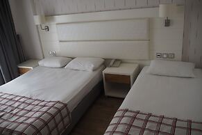 Yunus Beach Hotel