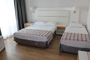 Yunus Beach Hotel