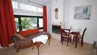 Irides Luxury Studios & Apartments