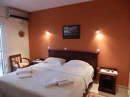 Irides Luxury Studios & Apartments
