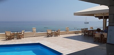 Irides Luxury Studios & Apartments