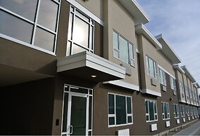 Econo Lodge Inn & Suites