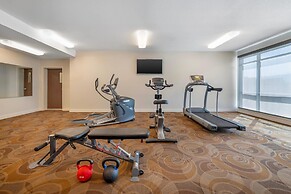 Econo Lodge Inn & Suites