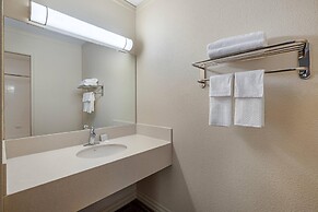 Econo Lodge Inn & Suites