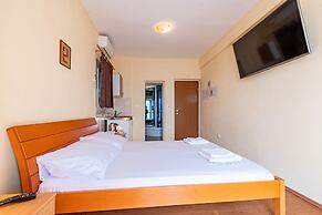 S1 - Studio Just 50m From the Beach With sea View