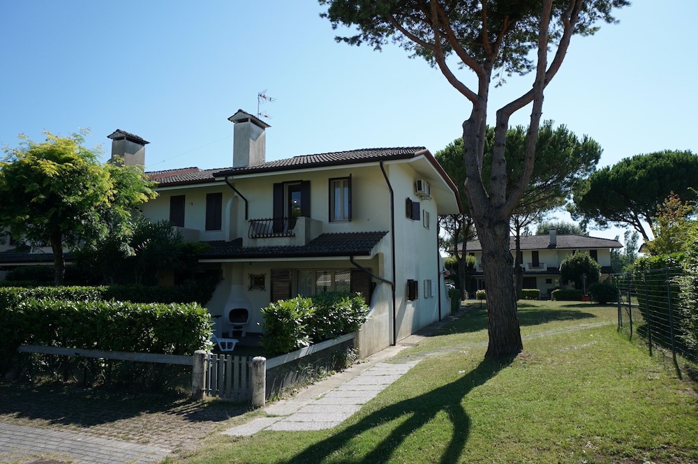 Relax in a Villa With Private Garden