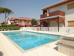 Beautiful Villa With Garden and Pool for 8 People