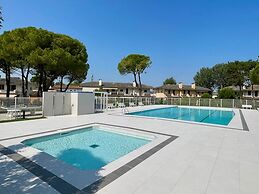 Comfy Villa With Pool and Barbecue