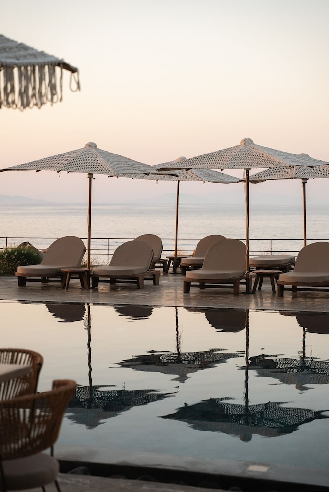 Colombos BeachFront