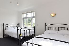 OYO the Gables Hotel, Birmingham Airport