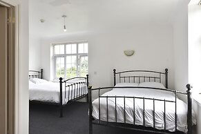 OYO the Gables Hotel, Birmingham Airport
