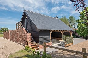 Geoff's Rest, Pond Hall Farm, Hadleigh