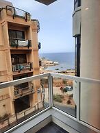 Shoreline Hotel