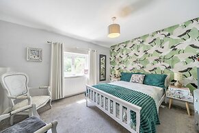 Hebden Bridge - House - Sleeps 8 - Pet Friendly