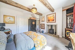 Hebden Bridge - House - Sleeps 8 - Pet Friendly