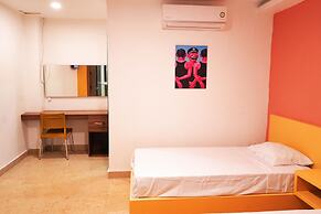 Nora Hotel & Co living