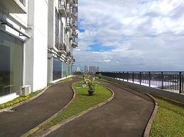 Chic and Cozy Studio Park View Condominium Apartment