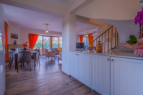 Myra Villa 1