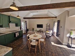 Hawthorn Hollow