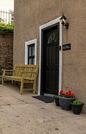 The Old Paint Shop Apartment - Centrally Situated