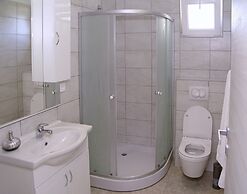 A2 - Modern apt With Balcony, sea View & Parking
