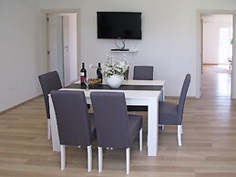 A2 - Modern apt With Balcony, sea View & Parking