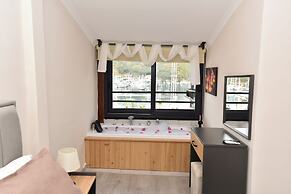 Mykonut Boutique Suites