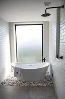 Fulton Business Luxury Hotel