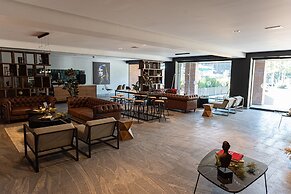 Fulton Business Luxury Hotel