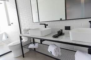 Fulton Business Luxury Hotel