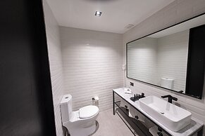 Fulton Business Luxury Hotel