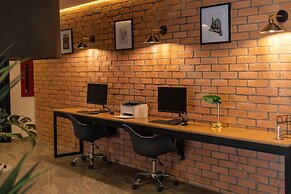 Fulton Business Luxury Hotel