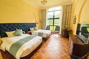 Howard Johnson by Wyndham Yaan Forest Resort