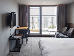 HotelWithCity
