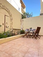 Ground Floor Maisonette In Birzebbugia
