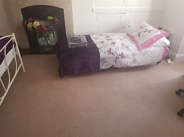 Lovely Large Garden Flat