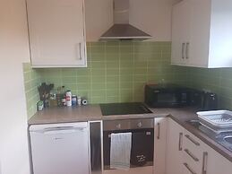 Lovely Large Garden Flat
