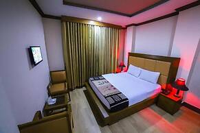 Mid Town Hotel