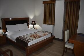Mid Town Hotel