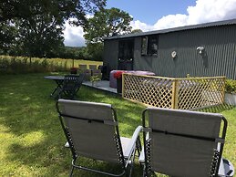 Charming Luxurious Rural Shepherds Hut