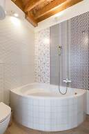 Sleeps 8, Pet Friendly, Garden & Roof Terrace
