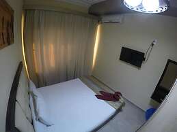 City Hotel