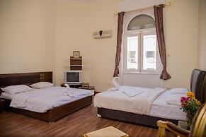Grand Talat Harb Plaza