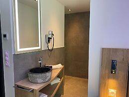 Hotel B4