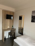 Hotel B4