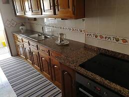 2 Bed Flat - Sleeps 5 - Parking - Wifi