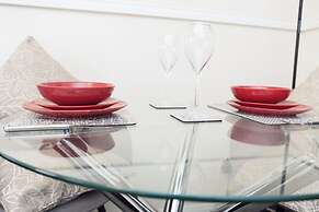 2 Bed Flat - Sleeps 4 - Parking - Wifi