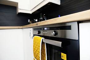2 Bed Flat - Sleeps 4 - Parking - Wifi