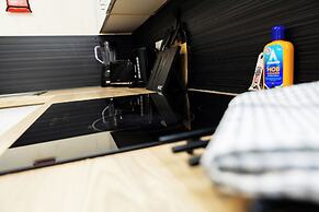 2 Bed Flat - Sleeps 4 - Parking - Wifi