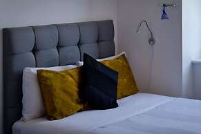 2 Bedroom Central Apartment